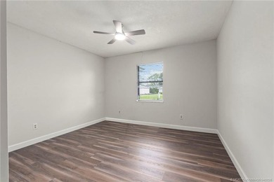 Country Cutie! Lovely 3 bed 2 bath lake front home situated on - photo 18