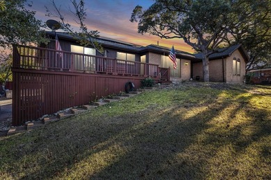 MUST SEE!!One of a kind Woodway property tucked away at the end - photo 2