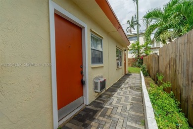 NEW ROOF (2024) + 3 NEW A/C UNITS (2026)! Solid CBS duplex just - photo 4