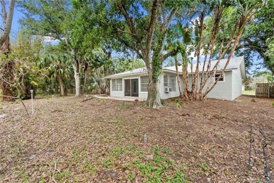 Country Cutie! Lovely 3 bed 2 bath lake front home situated on - photo 26