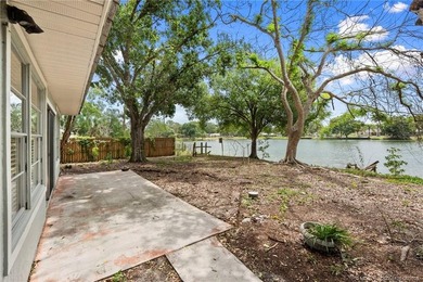 Country Cutie! Lovely 3 bed 2 bath lake front home situated on - photo 27
