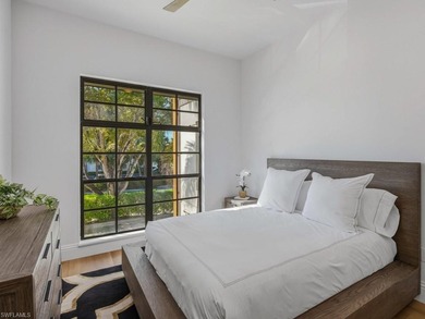 A RARE DOWNTOWN NAPLES OFFERING-Completely renovated, 1-mile to - photo 28