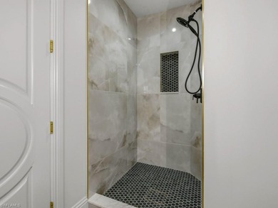 A RARE DOWNTOWN NAPLES OFFERING-Completely renovated, 1-mile to - photo 31