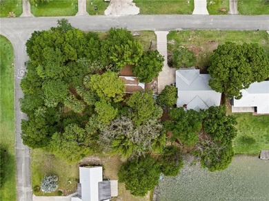 Country Cutie! Lovely 3 bed 2 bath lake front home situated on - photo 34