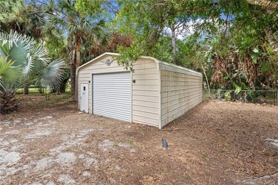 Country Cutie! Lovely 3 bed 2 bath lake front home situated on - photo 36