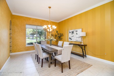Stunning Executive Pool Home with RV/boat Garage blends elegance - photo 5