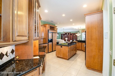 Stunning Executive Pool Home with RV/boat Garage blends elegance - photo 8
