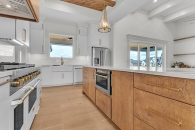 Stunning New Construction in Kinderlou Forest Golf Club - - photo 2