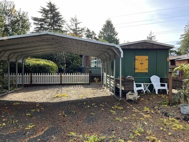 Charming 1-bedroom, 1-bath home located in the gated community - photo 2
