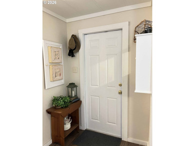 Charming 1-bedroom, 1-bath home located in the gated community - photo 3