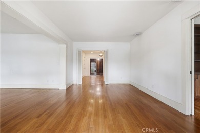Charming 1920s single-level home situated in the highly - photo 5