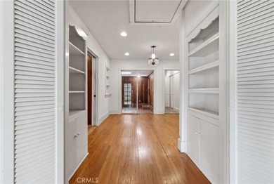 Charming 1920s single-level home situated in the highly - photo 8