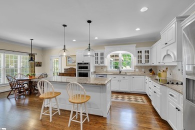 Spacious full-brick 4-bedroom, 3-bath home with a primary suite - photo 11