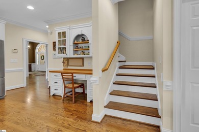 Spacious full-brick 4-bedroom, 3-bath home with a primary suite - photo 21