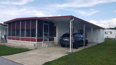 (private lake, pond, creek) Home For Sale in New Port Richey Florida