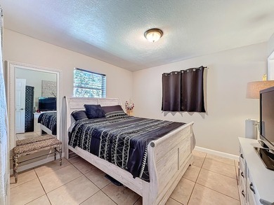 Amazing Opportunity! Updated 3 bedroom 2 bathroom single family - photo 22