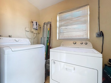 Amazing Opportunity! Updated 3 bedroom 2 bathroom single family - photo 29