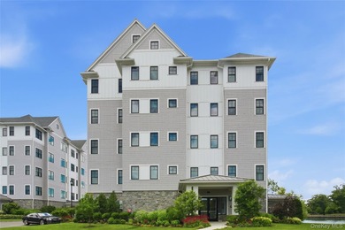 Watermark Pointe presents a rare opportunity to enjoy sweeping - photo 33