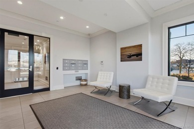 Watermark Pointe presents a rare opportunity to enjoy sweeping - photo 34