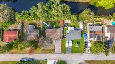 Amazing Opportunity! Updated 3 bedroom 2 bathroom single family - photo 36