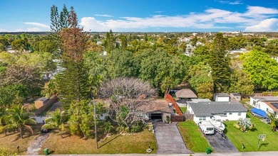 Amazing Opportunity! Updated 3 bedroom 2 bathroom single family - photo 40