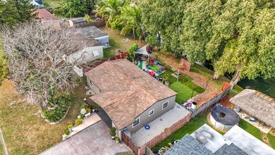 Amazing Opportunity! Updated 3 bedroom 2 bathroom single family - photo 41