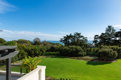 Newly built and masterfully composed, Miramar Meadows is a rare - photo 9