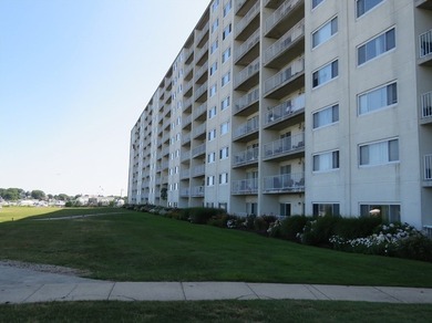 Waterfront! Magnificent panoramic views of Boston and Captain's - photo 1
