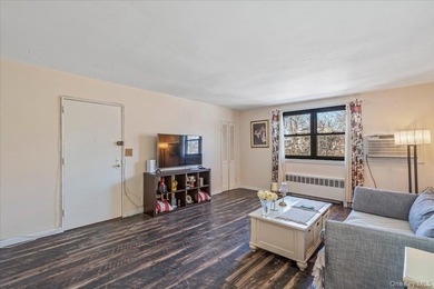 Welcome to this bright, pleasant second-floor CORNER 2 BEDROOM - photo 3