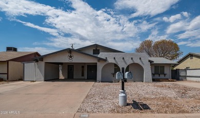 Unique & versatile property with no HOA. Featuring two separate - photo 1