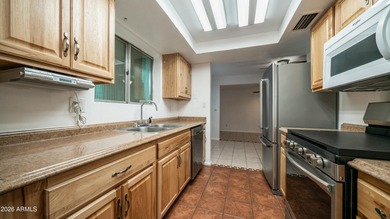 Unique & versatile property with no HOA. Featuring two separate - photo 4
