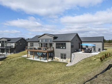 Custom-Built Lake Home on Island Lake in the Copper Point - photo 36