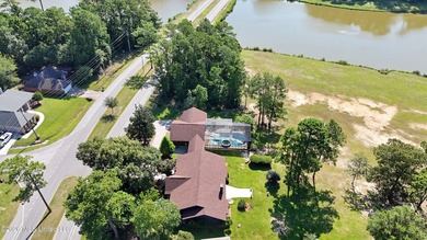 This gorgeous 3,320 sq ft remodeled cedar home sits on nearly an - photo 47