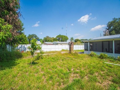 Beautifully maintained CBS home just outside Fort Pierce city - photo 6