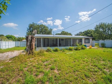 Beautifully maintained CBS home just outside Fort Pierce city - photo 8