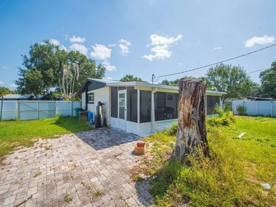 Beautifully maintained CBS home just outside Fort Pierce city - photo 9
