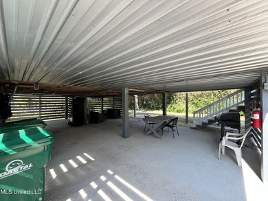 Beautiful coastal home just minutes walk away from the sandy - photo 15