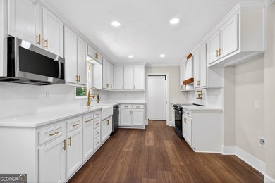 Welcome to 406 Ashford Circle- where timeless charm meets modern - photo 17