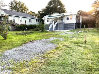 Beautiful coastal home just minutes walk away from the sandy - photo 18