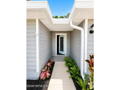 Beautiful 2017-built home offering 2,376 sq. ft., 4 bedrooms, 3 - photo 3