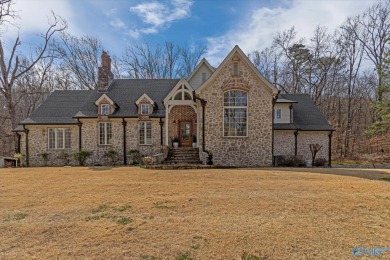 Lake Guntersville Home For Sale in Guntersville Alabama