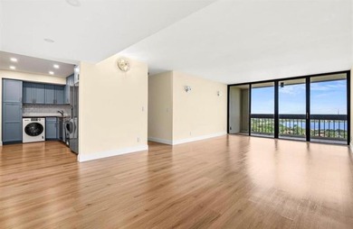 Lake Mangonia Condo For Sale in West Palm Beach Florida