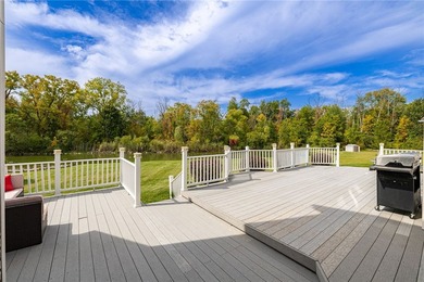 Welcome to this stunning Webster estate in the highly desired - photo 17