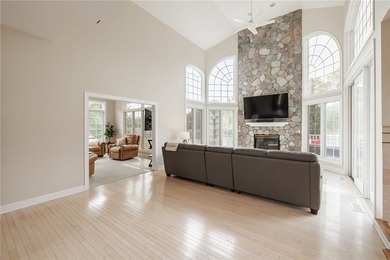 Welcome to this stunning Webster estate in the highly desired - photo 21