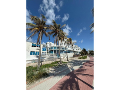 BEAUTIFUL MIAMI BEACH, ON COLLINS AVE WITH POOL, GYM, SAUNA, ETC