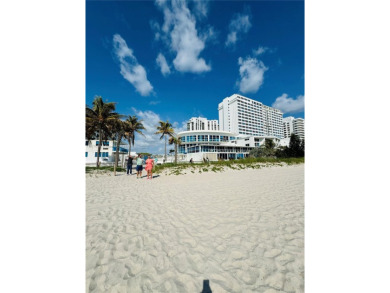 BEAUTIFUL MIAMI BEACH, ON COLLINS AVE WITH POOL, GYM, SAUNA, ETC