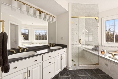 Welcome to this stunning Webster estate in the highly desired - photo 36
