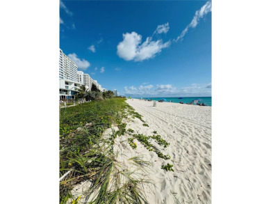 BEAUTIFUL MIAMI BEACH, ON COLLINS AVE WITH POOL, GYM, SAUNA, ETC