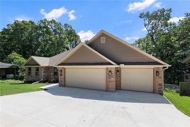 Beautiful new construction featuring 4 bedrooms, 2 bathrooms - photo 5
