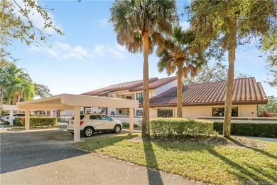 Beautiful first-floor villa in the highly desirable Montego Cove - photo 2